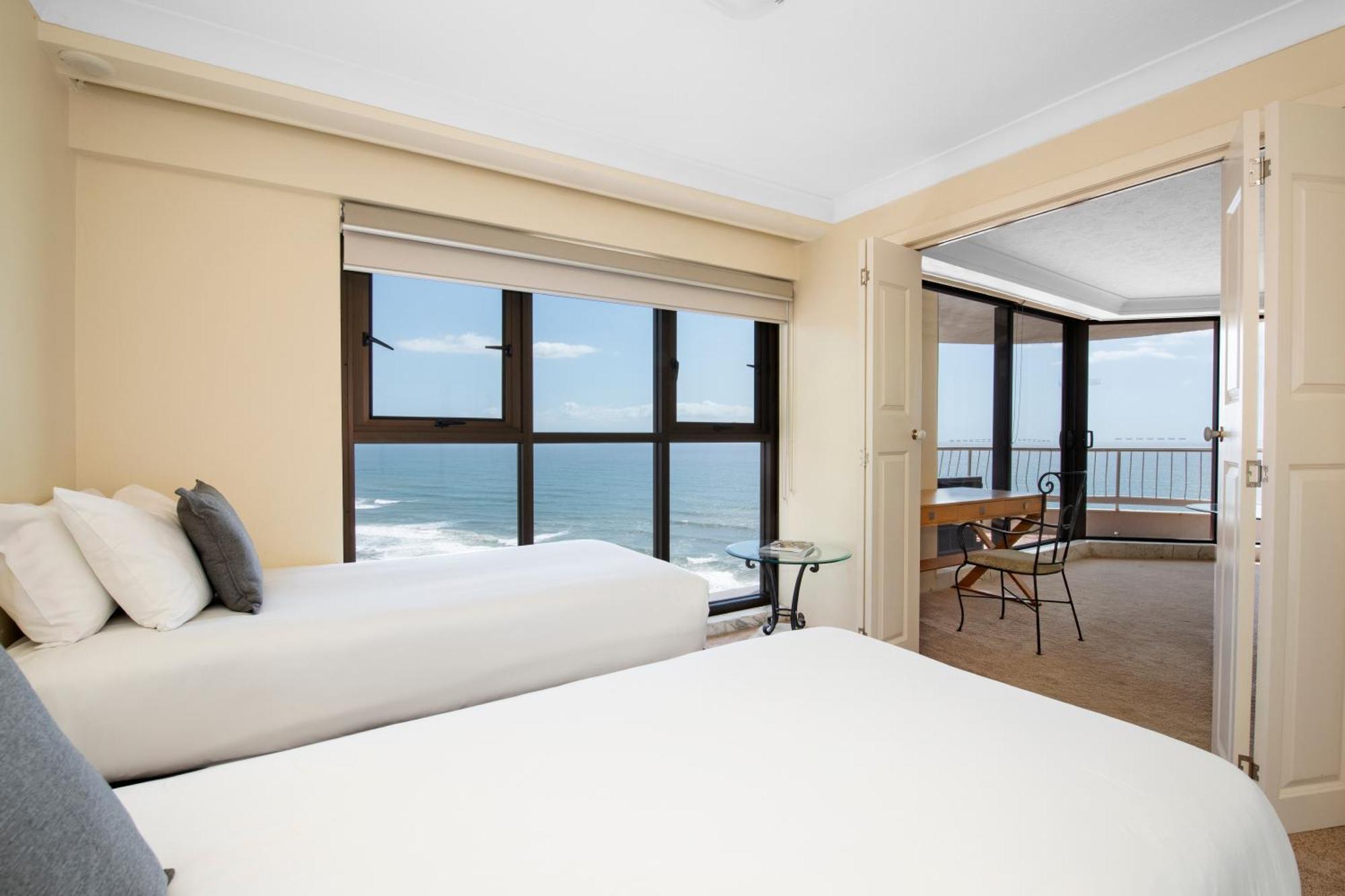Aparthotel Breakfree Acapulco Gold Coast Esterno foto